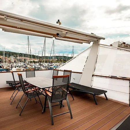 Categorical Floating House Portorož