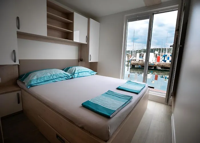 Daire Categorical Floating House